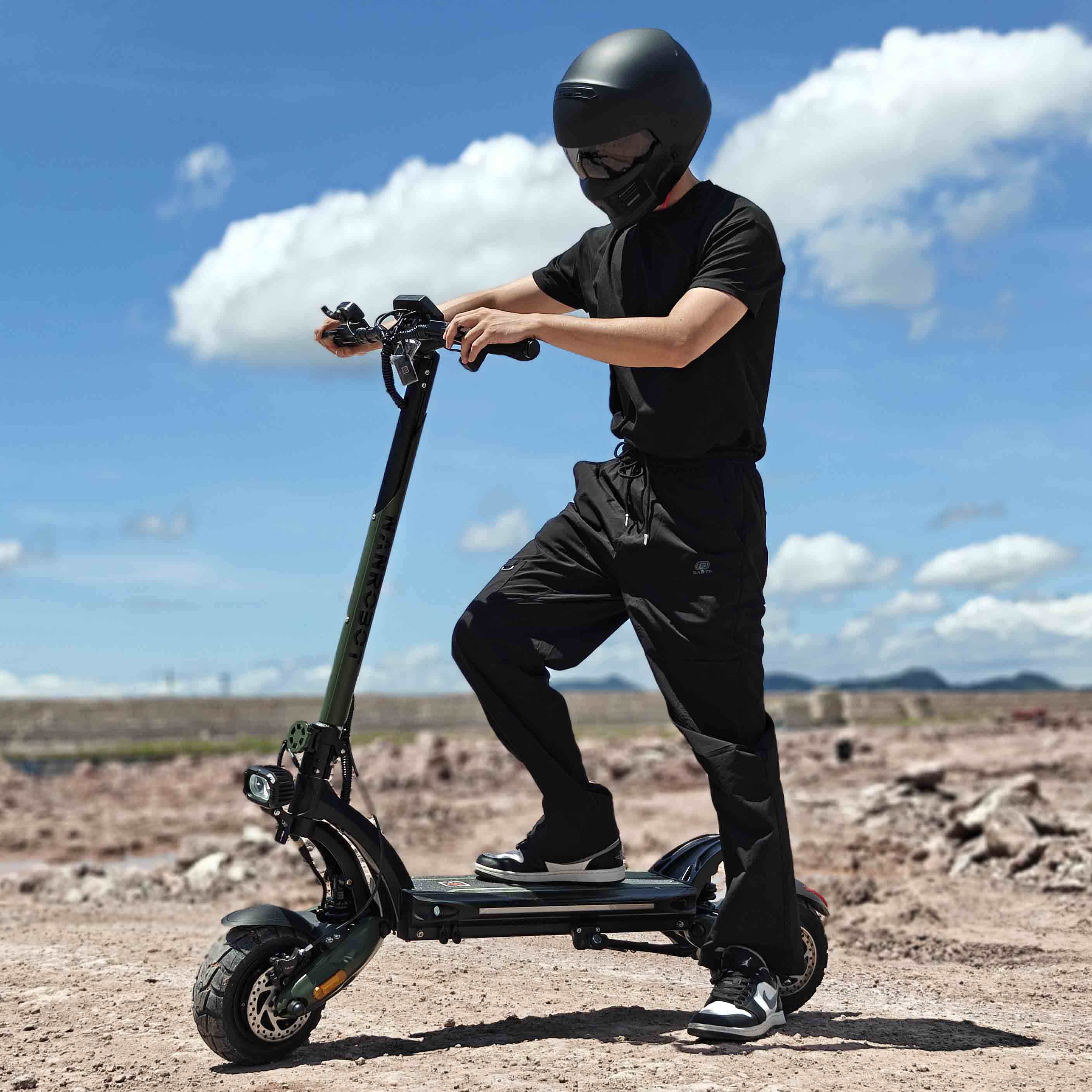 What to Know Before Buying an Electric Scooter: Range, Speed, Battery, and Safety