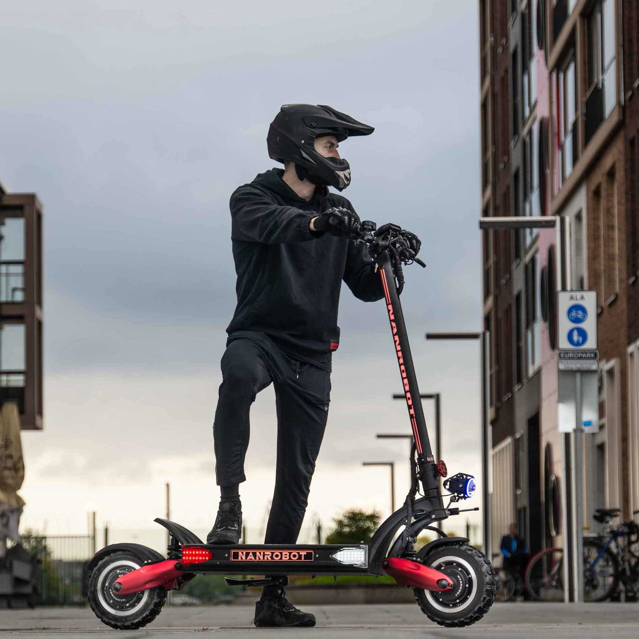 Power vs Weight: Choosing the Right High Performance Electric Scooter