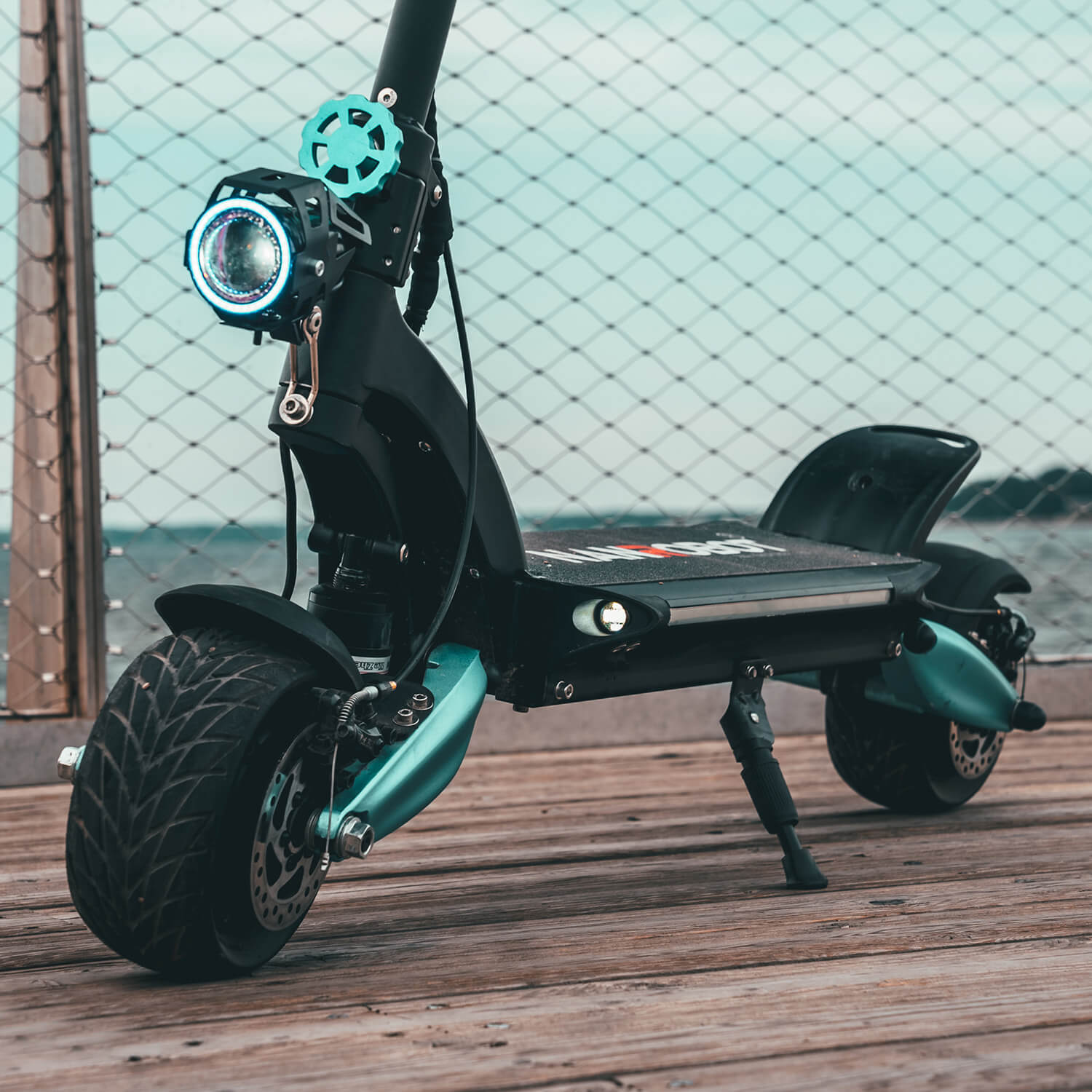 NANROBOT LIGHTNING ELECTRIC SCOOTER 8”WIDE WHEEL EVOLUTION-1600W-48V 18Ah - NANROBOT