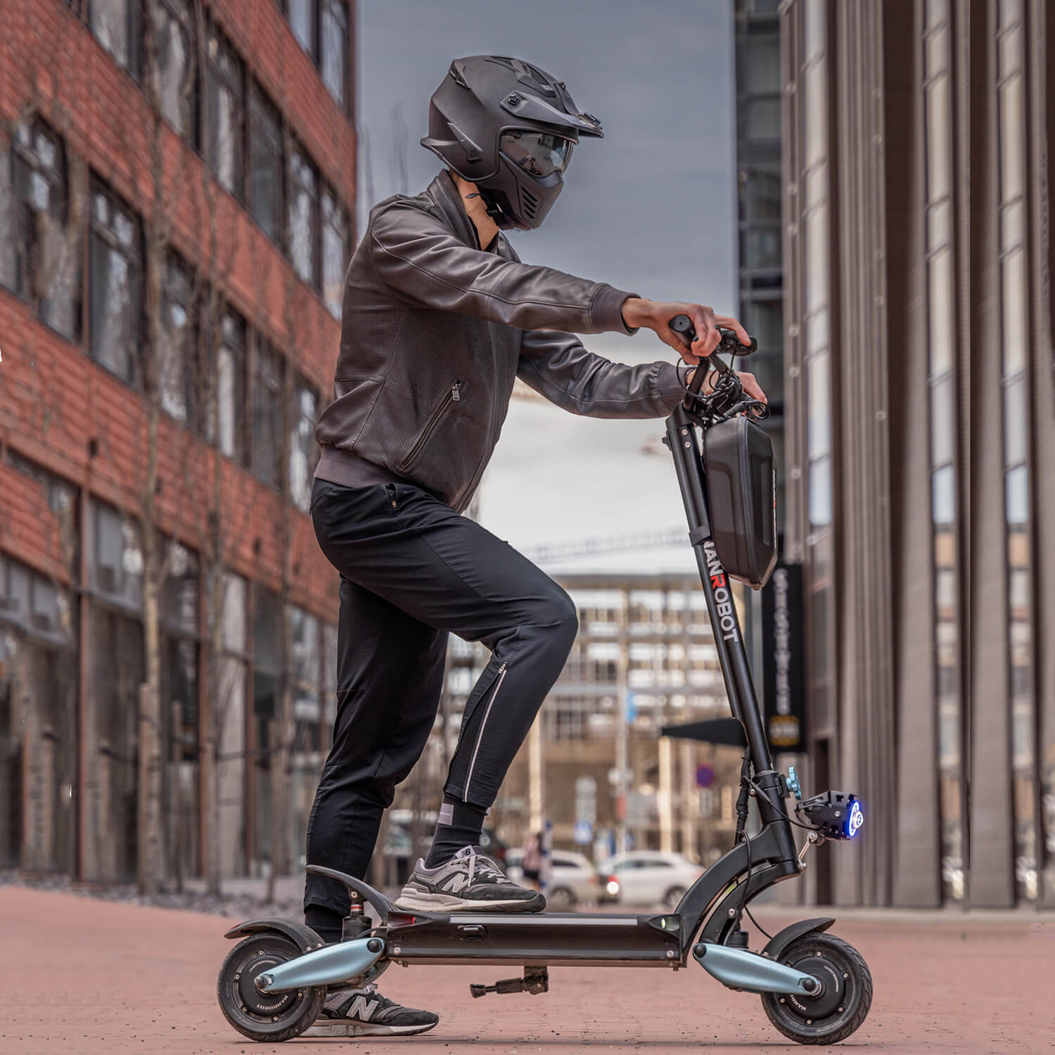 NANROBOT LIGHTNING ELECTRIC SCOOTER 8”WIDE WHEEL EVOLUTION-1600W-48V 18Ah - NANROBOT